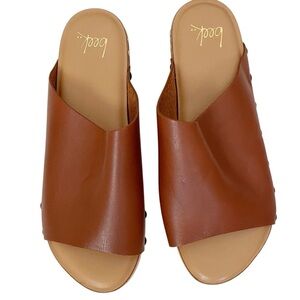 New! Beek Monarch Sandal Clog